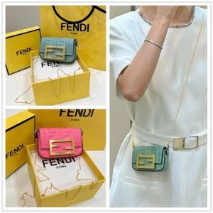 FENDI 7AS045 Nano Baguette pendant 8567