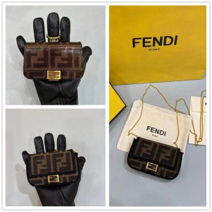 FENDI 7AR844 NANO BAGUETTE pendant 0136