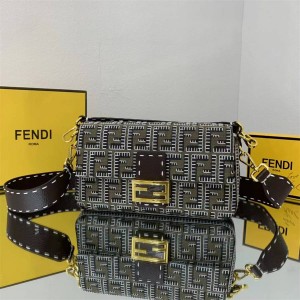 FENDI 8BR600 external stitching BAGUETTE medium vintage handbag