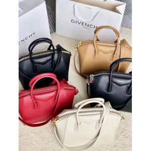 Givenchy BB50TPB small Antigona handbag goat leather