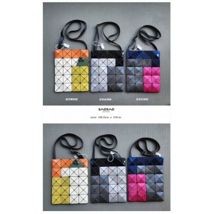 ISSEY MIYAKE 4 × 5 grid crossbody bag