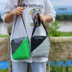 ISSEY MIYAKE KURO Color blocked Square Box Crossbody Bag