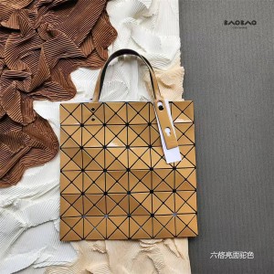 ISSEY MIYAKE LUCENT GLOSS Glossy Six Grid 6-Grid Handbag