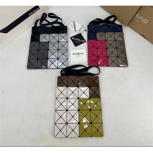 ISSEY MIYAKE 4 × 5 pocket color blocked crossbody bag