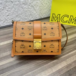 MCM TRACY VISETOS MEDIUM DAPHNE MESSENGER BAG MWSCSXT02