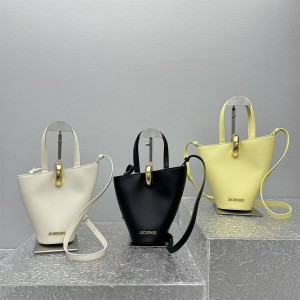 Jacquemus 243BA389 The small Babbola Bucket Bag 2141