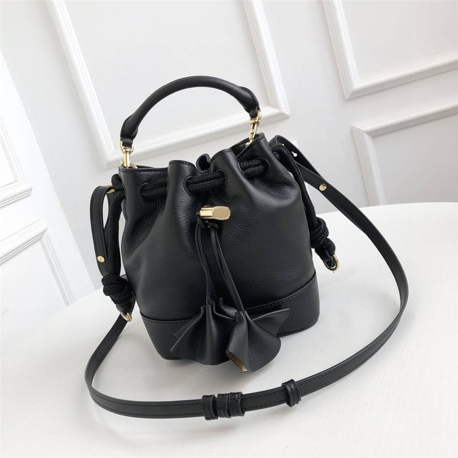 marc jacobs sofia loves bucket bag